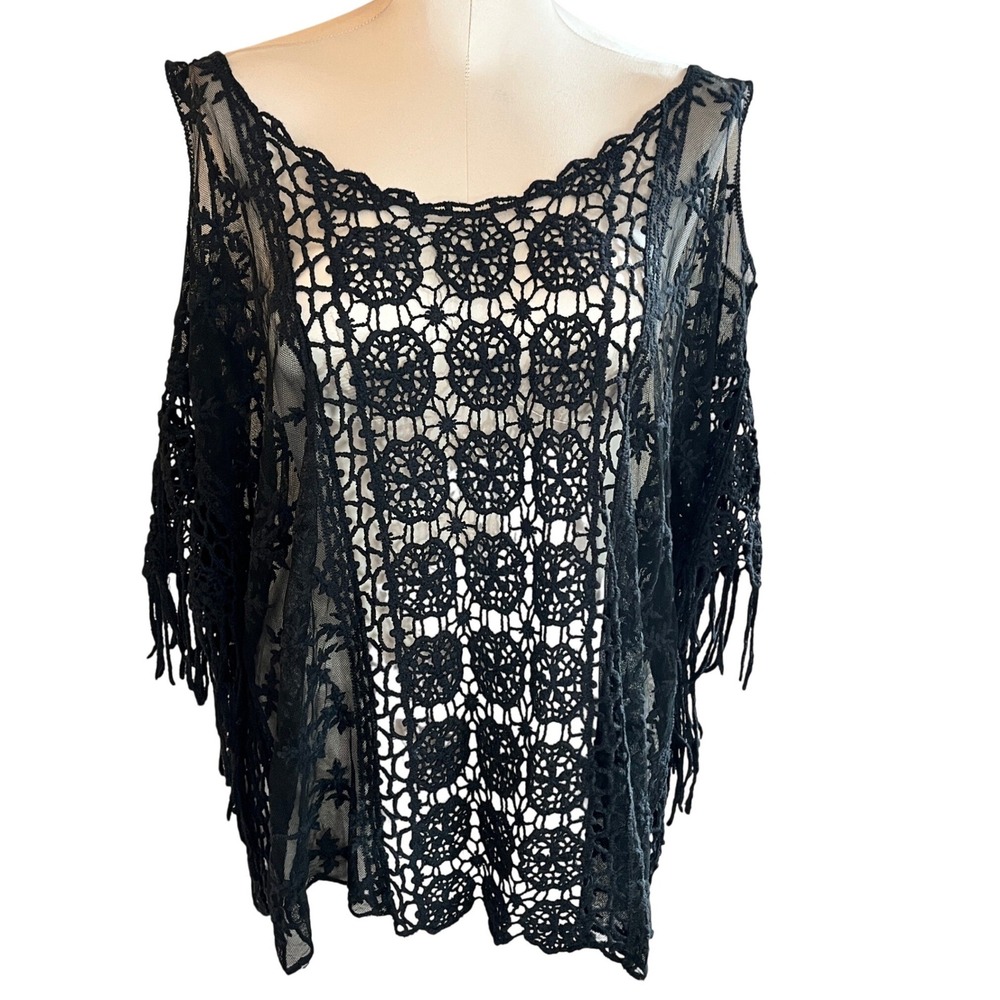 Mudd Black Crochet Mesh Lace Poncho Top Fringe‎ Floral Lace Boho Short Sleeve